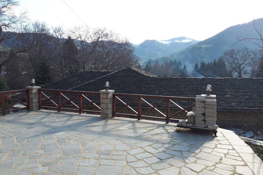 Eufrosini Guesthouse メツォヴォ エクステリア 写真