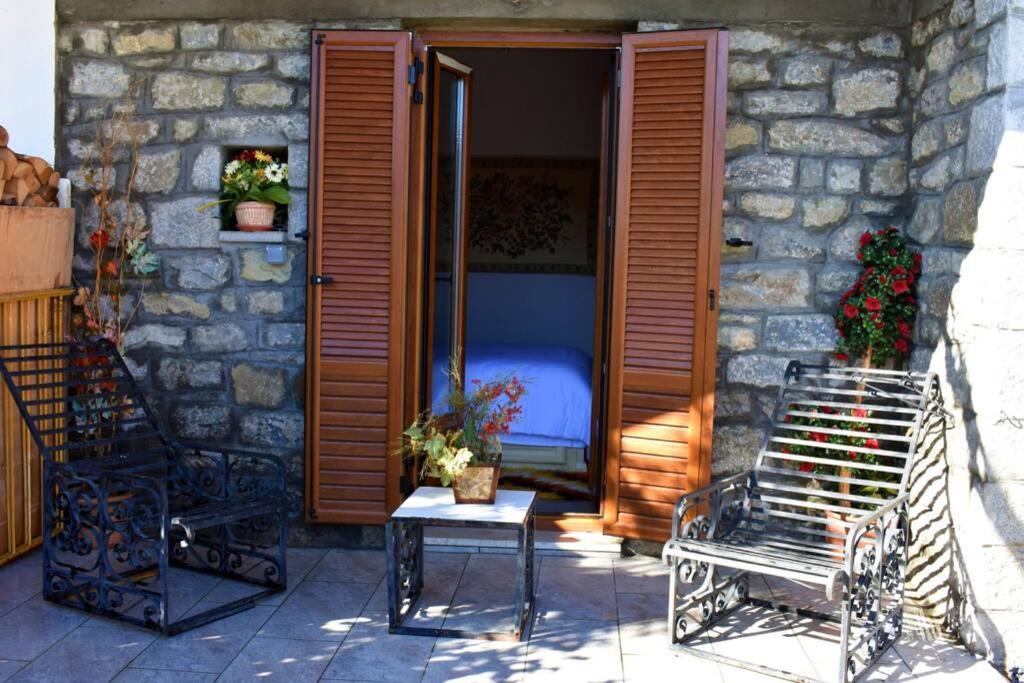 Eufrosini Guesthouse メツォヴォ エクステリア 写真