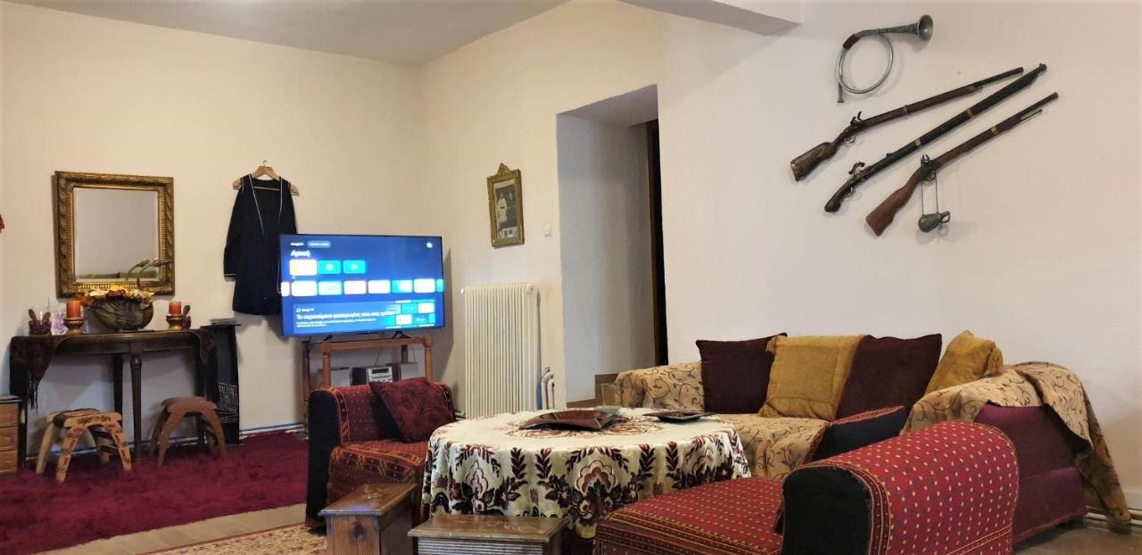 Eufrosini Guesthouse メツォヴォ エクステリア 写真