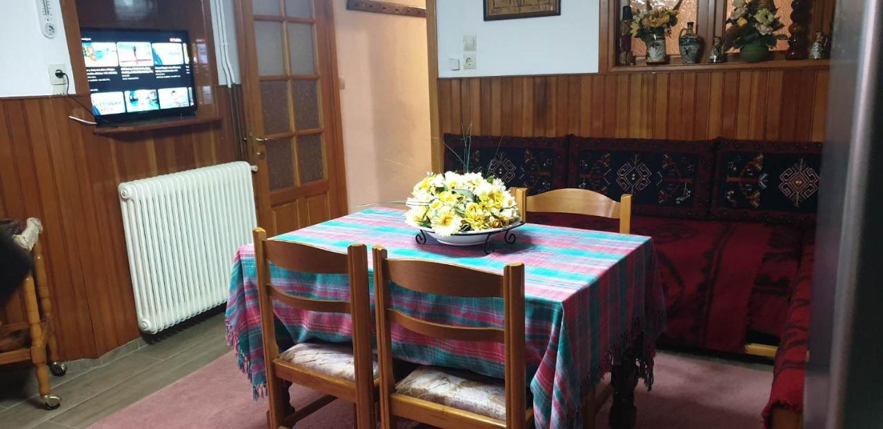 Eufrosini Guesthouse メツォヴォ エクステリア 写真